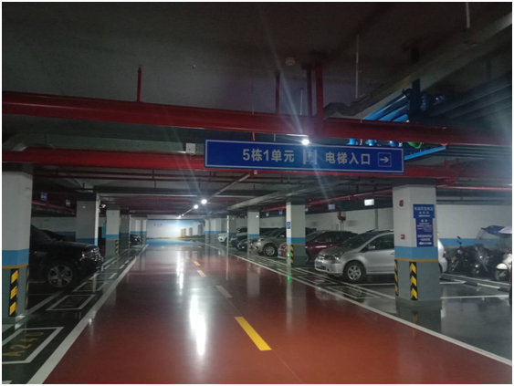 金剛砂耐磨地坪為什么會褪色？色彩不均勻？